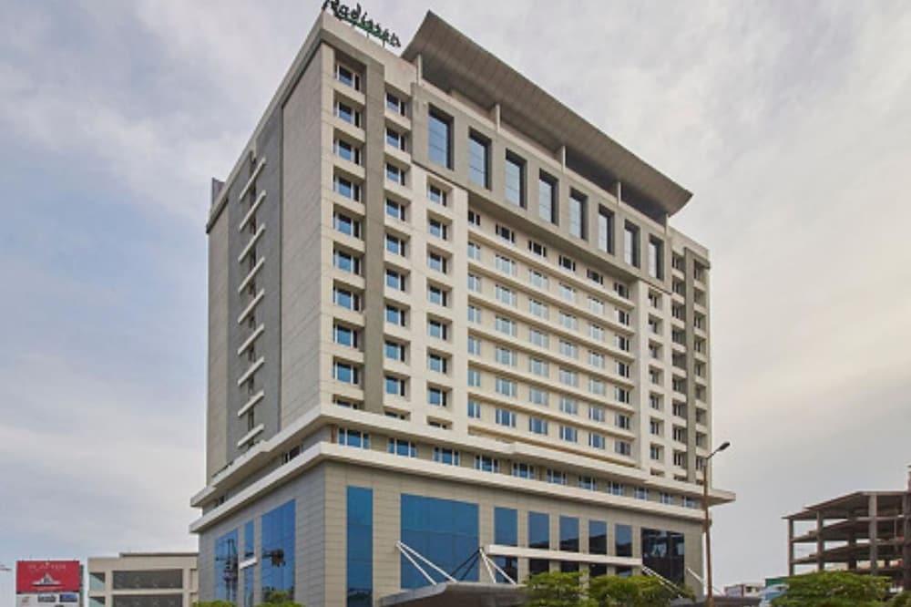 Radisson Hyderabad Hitec City Bagian luar foto Radisson Blu Hotel, Hyderabad