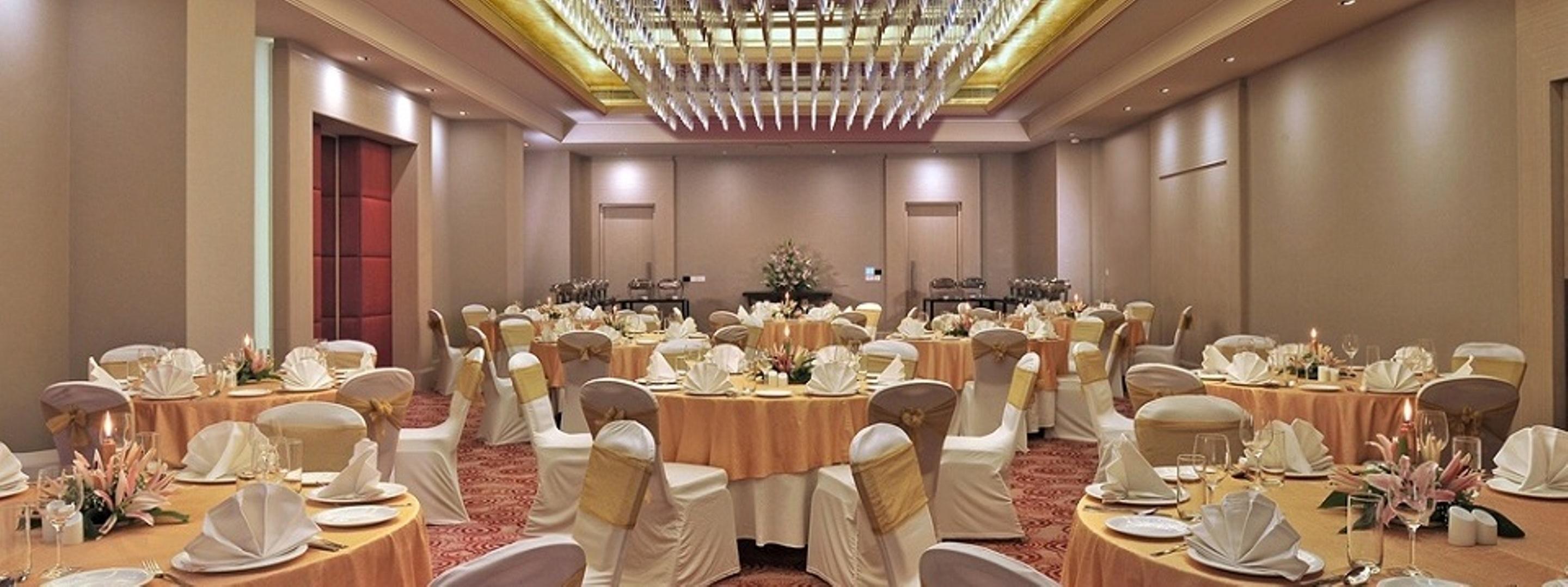 Radisson Hyderabad Hitec City Bagian luar foto The ballroom