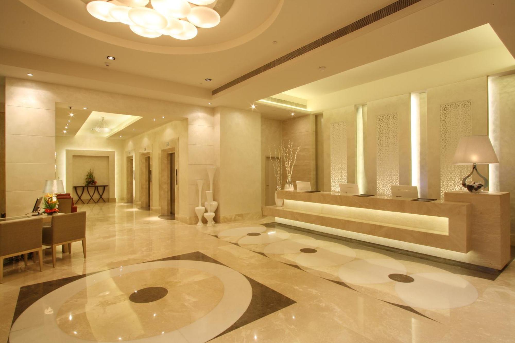 Radisson Hyderabad Hitec City Bagian luar foto The lobby of the hotel